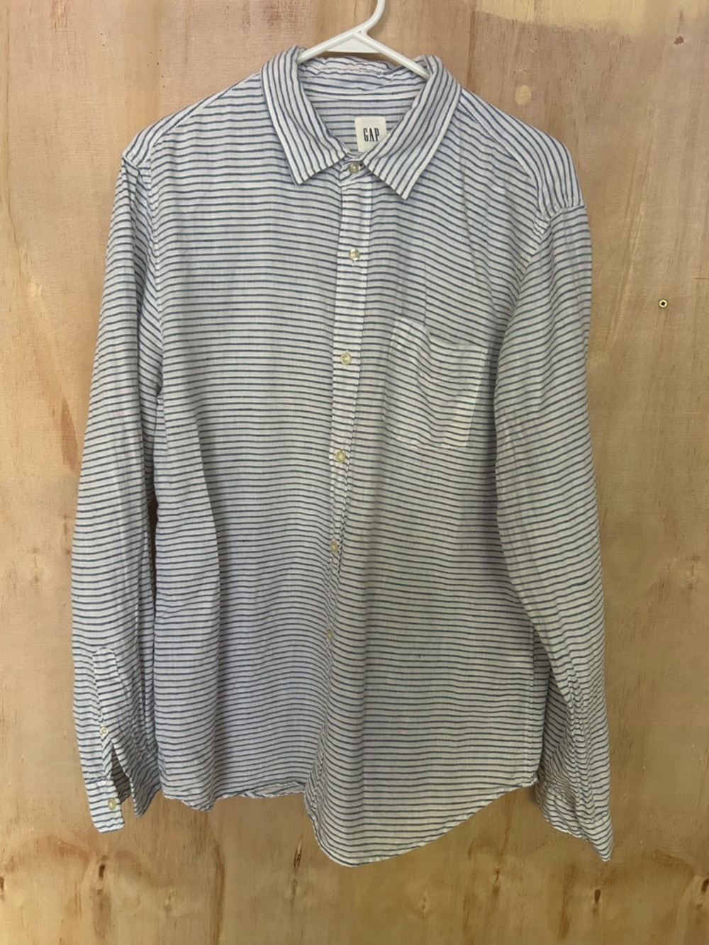 GAP Men's Light Blue & White Narrow Stripe Button-Down Shirt
